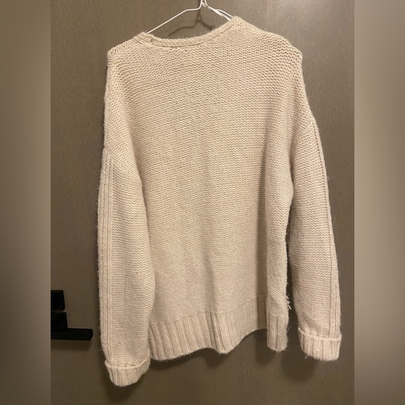 SOLD! Oversized cable knit sweater from H&M - Picture 3 of 3